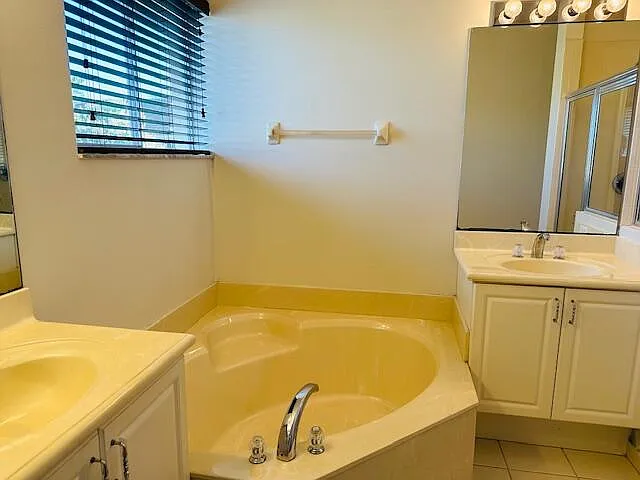 4390 Berkshire Wharf Dr — Photo 17