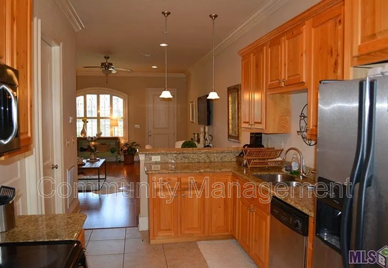 4637 Burbank Dr #506 — Photo 3