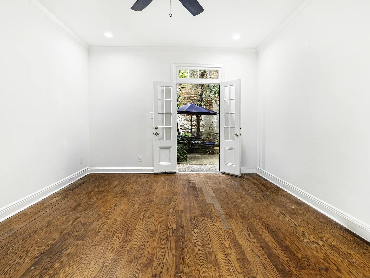 910 Chartres Street - 1 — Photo 3