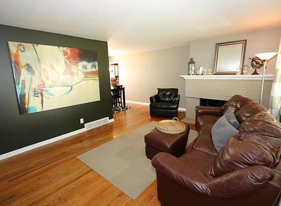 5th image of 217 W Sweeney Blvd