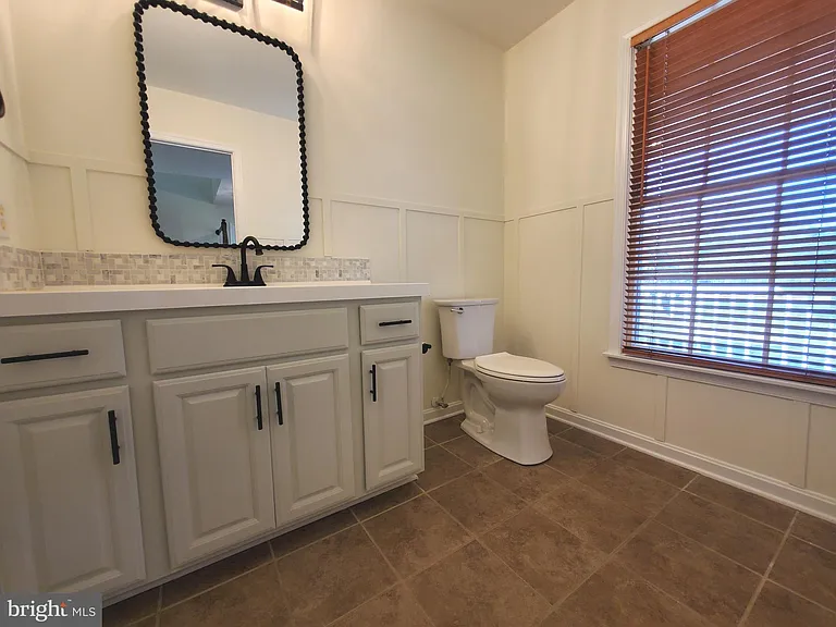 614 E Pebworth Rd — Photo 26