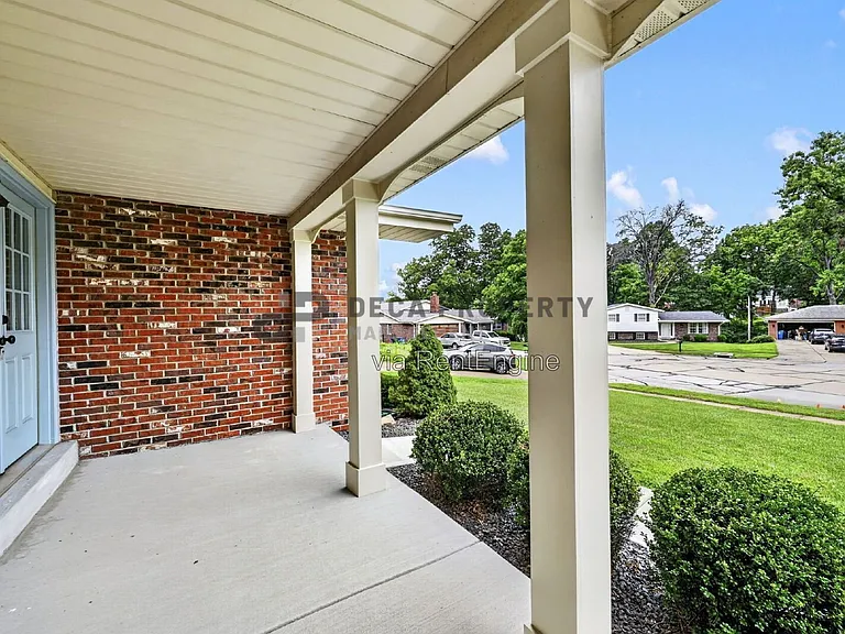 10327 Dorenshire Ct — Photo 4