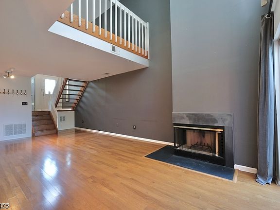 4th image of 12B Andover Cir
