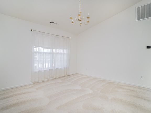 4th image of 59 Clayton Ct
