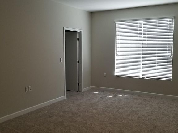 4th image of 10909 Hartsook St APT 304