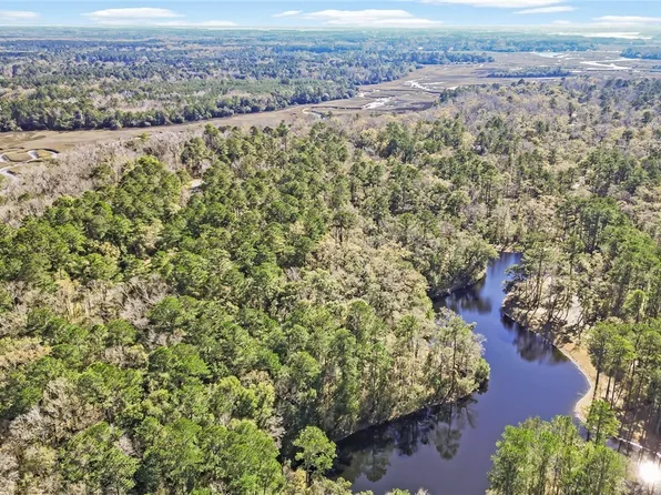 21 Blake Ln, Seabrook, SC 29940