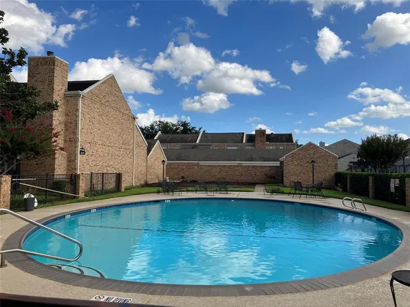 600 Wilcrest Dr APT 28, Houston, TX 77042