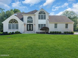8 Sheldon Dr, Jackson, NJ 08527