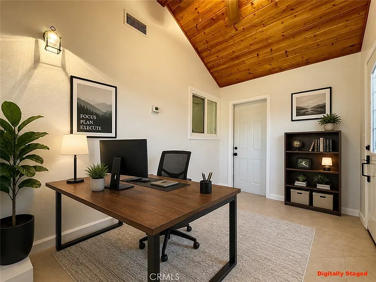 18572 Avolinda Dr — Photo 42
