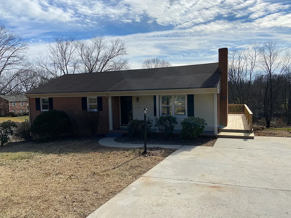 182 Patricia Dr