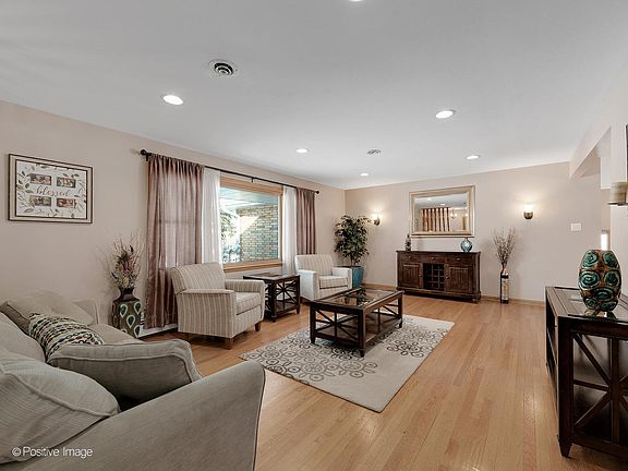 4th image of 9241 S 83rd Ct