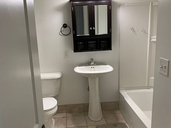 5th image of 124 Main St APT 2