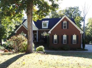 705 Mosswood Ln, Spartanburg, SC 29301