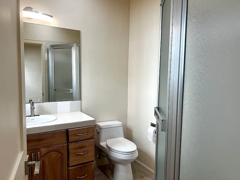 312 N Palm Dr — Photo 25