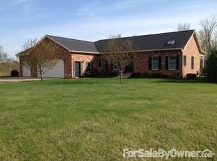 871 Pheasant Run Rd, Clinton, IA 52732