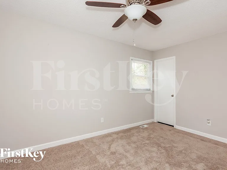 3625 Somerset Dr — Photo 8