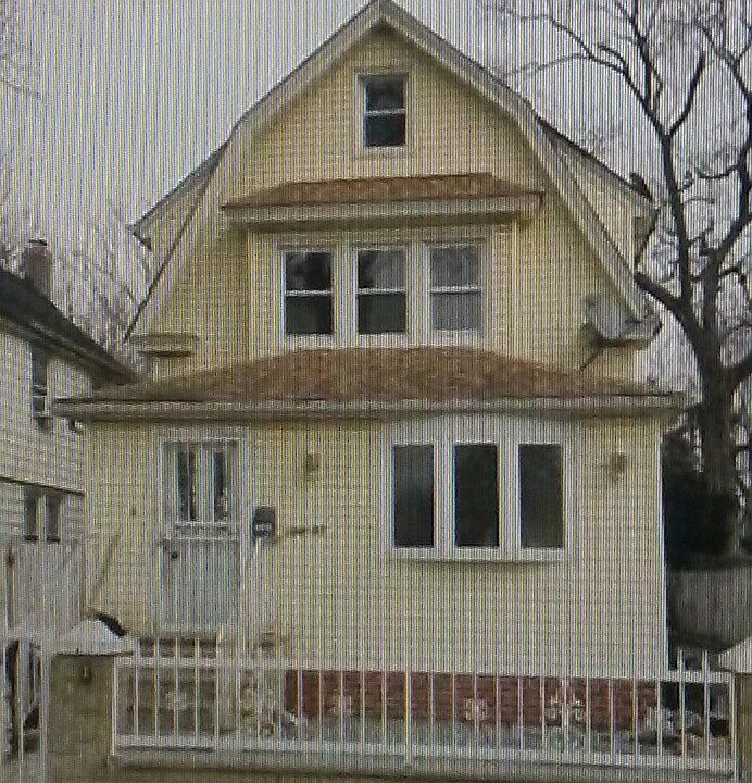 1st image of 119 Ave 192 St