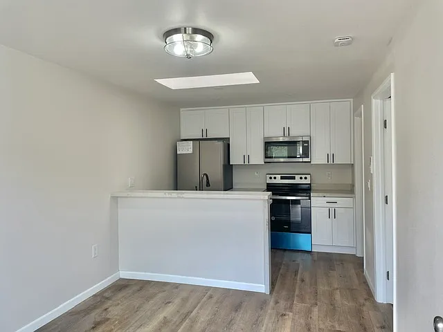 301A Bitner St #301A — Photo 4