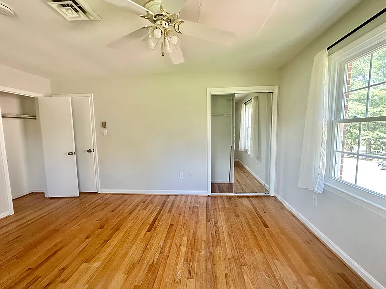 703 Kentland Dr — Photo 23
