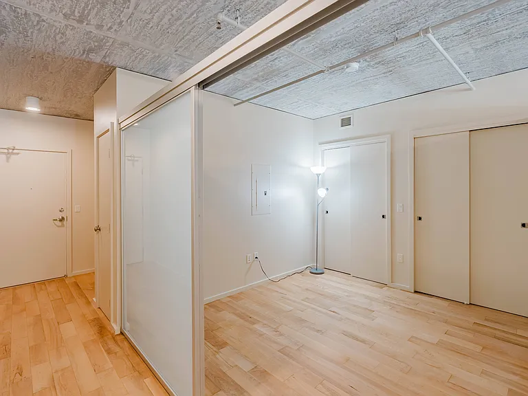 1x1 | Bedroom