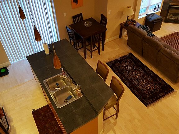 2nd image of 755 Alyeska Hwy APT B