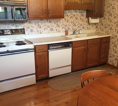 kitchen, appliances included