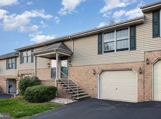 912 Woodridge Dr, Middletown, PA 17057