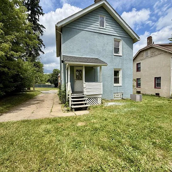 1725 Midland Ave — Photo 22