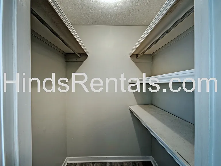 Cabbott Ln — Photo 15