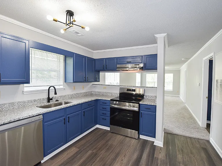 4273 Villas Dr — Photo 4