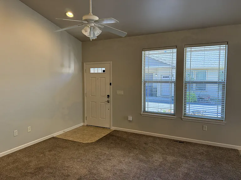 2350 NE Mary Rose Pl #2 — Photo 6