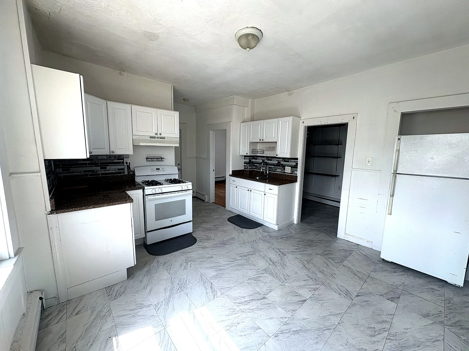 2 bed, $2,400 — Photo 2