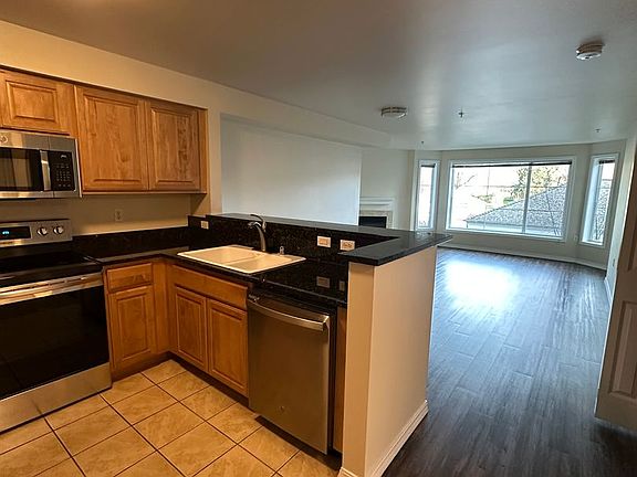 3rd image of 110 Williams Ave S Unit 204