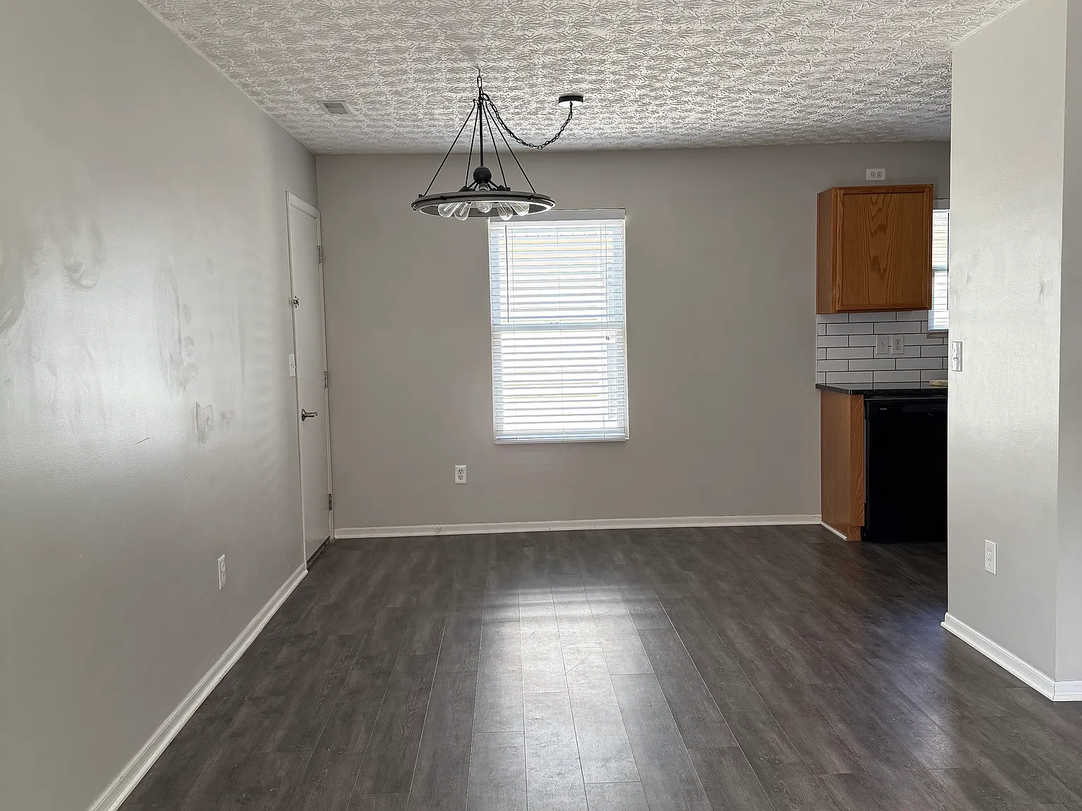 3 bed, 2.5 bath, 1720 sqft, $2,250 — Photo 4