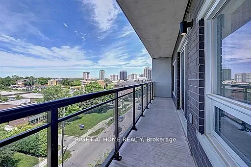 275G Larch St #508 — Photo 12