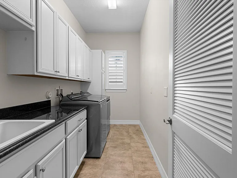 2899 Florence St — Photo 41