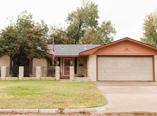 2605 Larkspur Ln, Enid, OK 73703