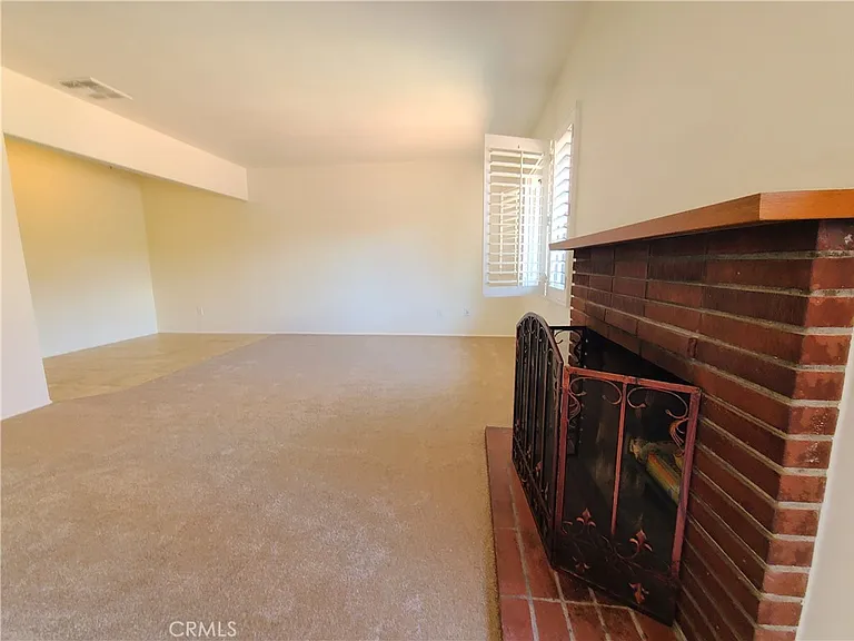 617 Pine Ave — Photo 4