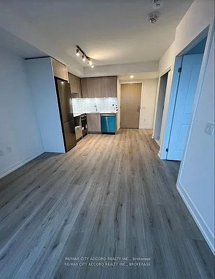 395 Bloor St E #2310 — Photo 3