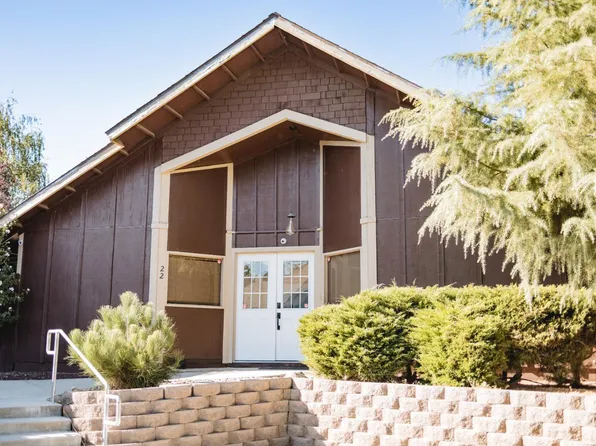 22 Village Ln, Tehachapi, CA 93561