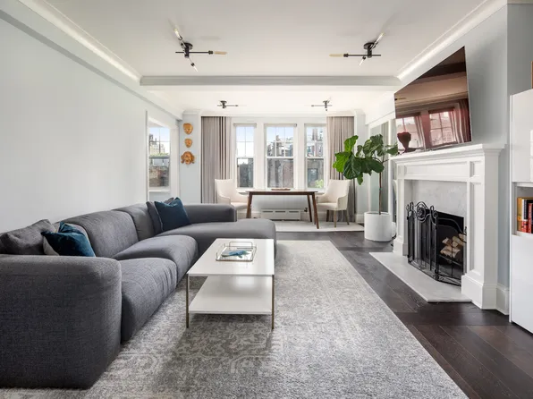 45 Christopher Street image 1 of 10