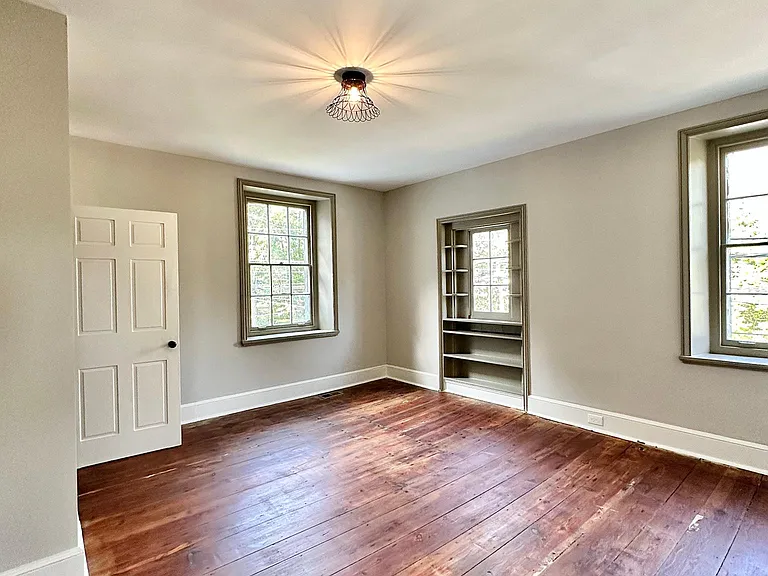 1080 W Bristol Rd #2 — Photo 11