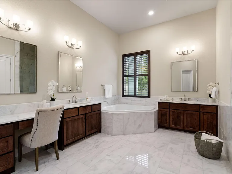 7 Valley Cottage Pl — Photo 31