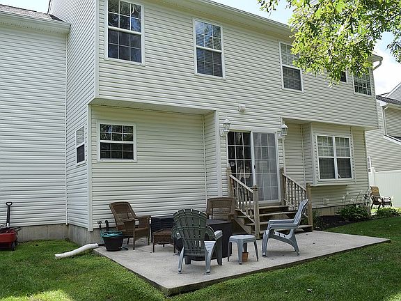 5th image of 106 Wygate Dr