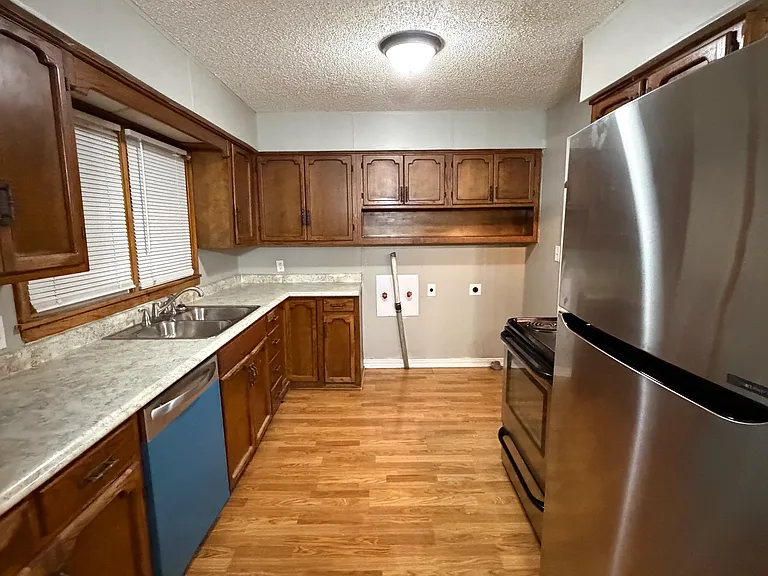 2700 N Vassar St — Photo 3