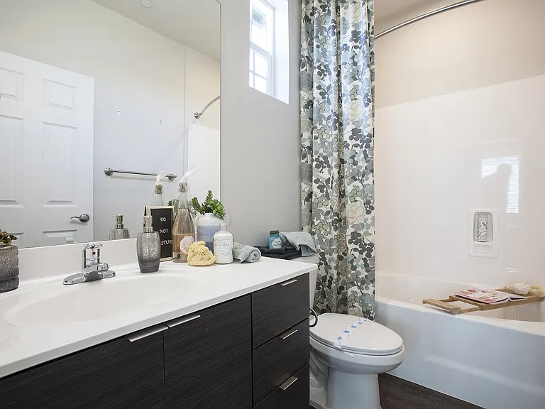 San Mateo Townhomes — Photo 15