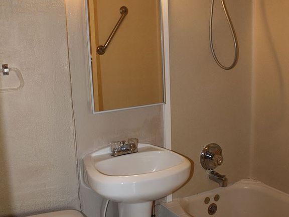 5th image of 2214 Broadway St APT 5