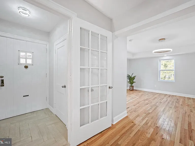 541 E Church Rd — Photo 2