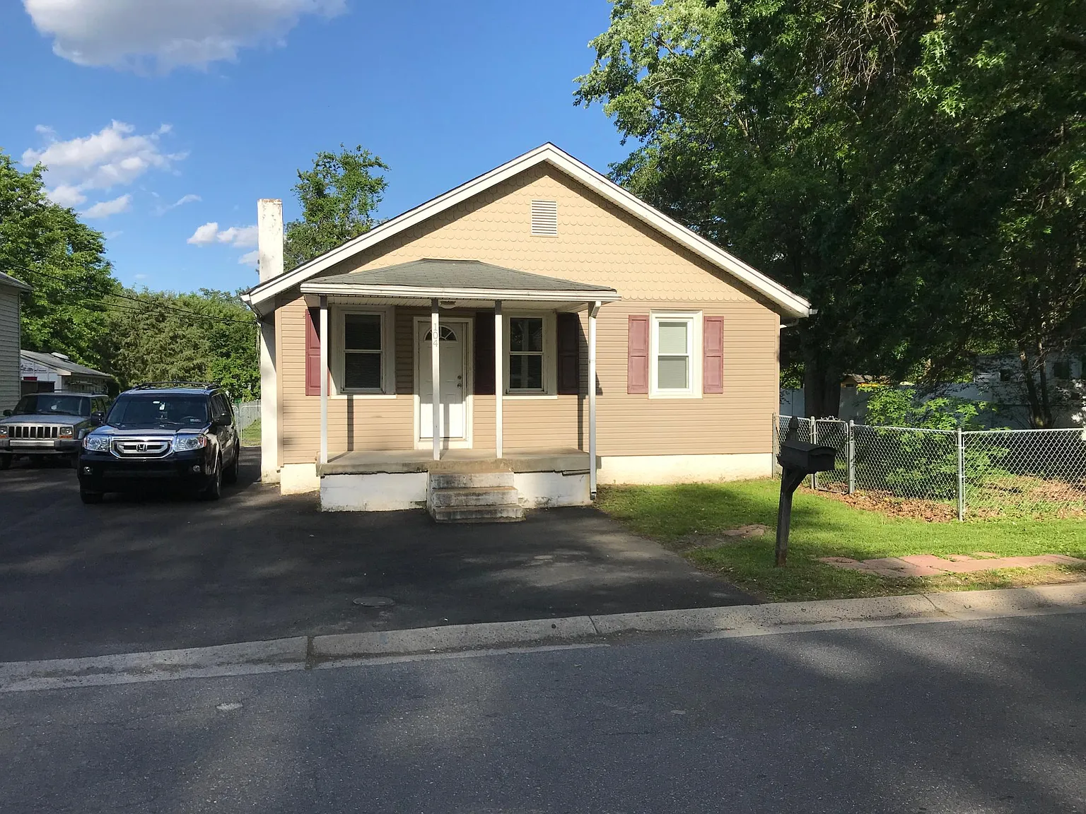 104 Brookside Ave — Photo 2