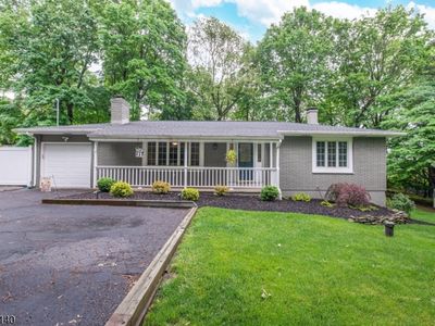 123 Fairmount Ave, Chester, NJ, 07930